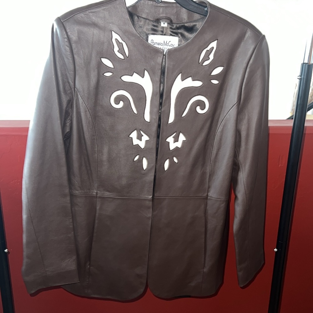 Brown Leather jacket by Pamela McCoy Collections. Women’s sz M.